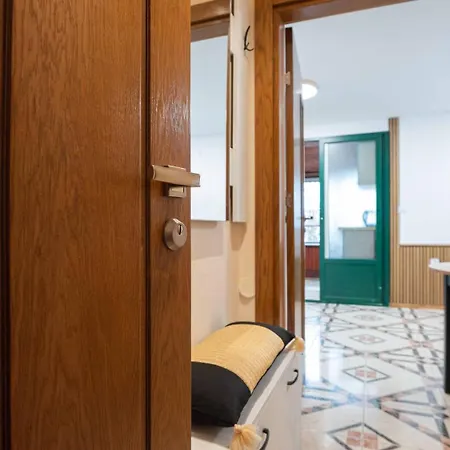 Apartamento уютна почивка *